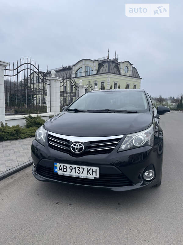 2015 toyota avensis