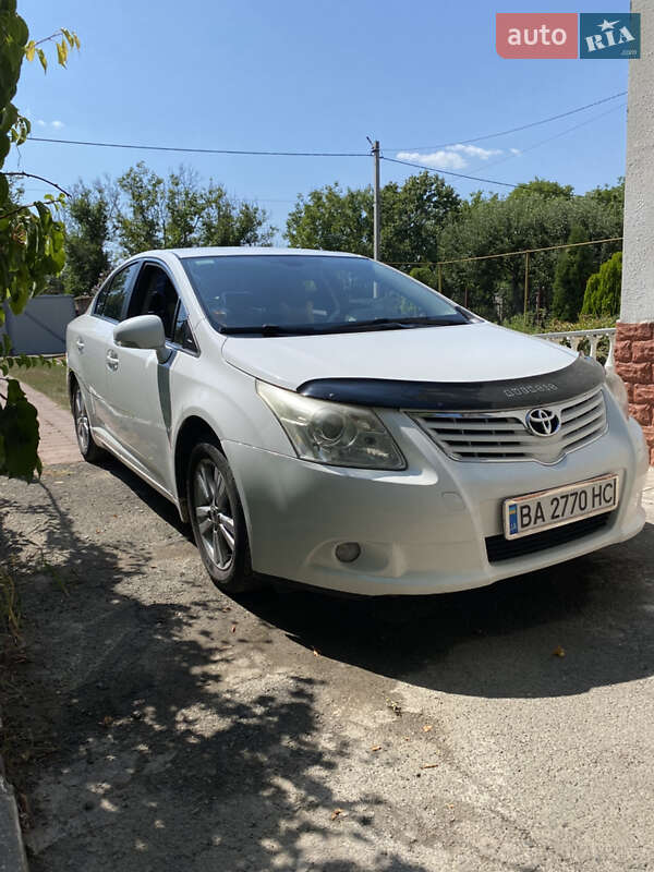 2011 toyota avensis