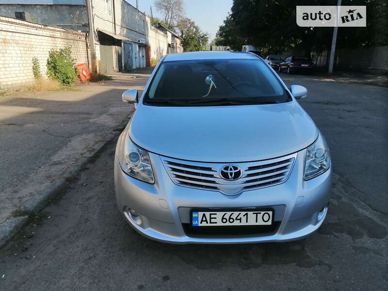 2008 toyota avensis