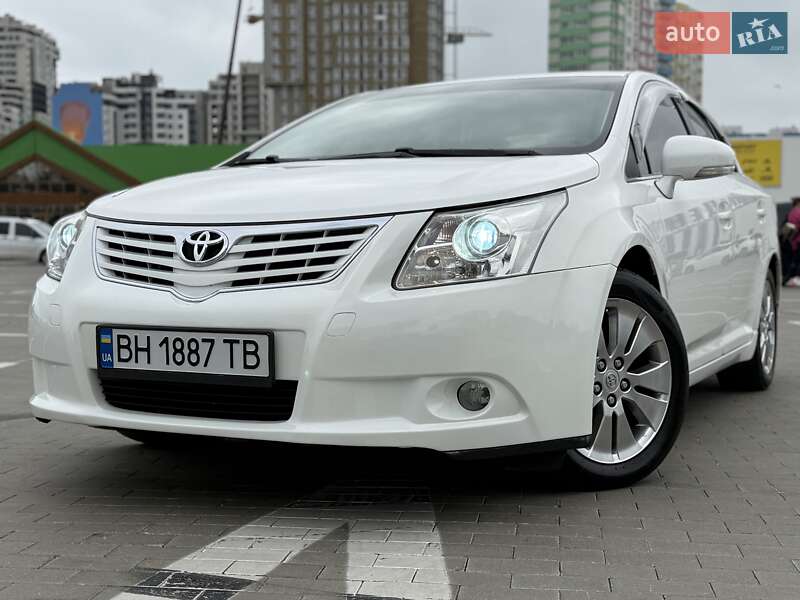 2010 toyota avensis