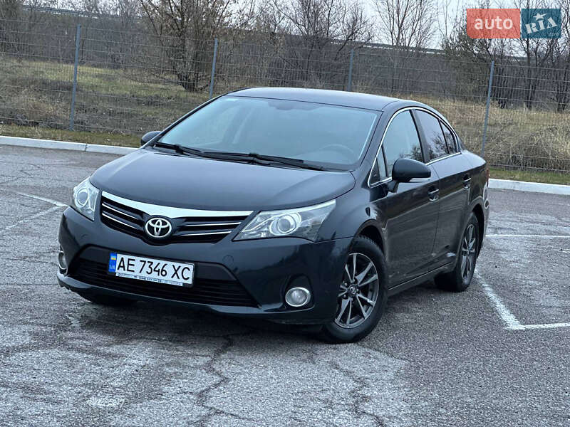 2013 toyota avensis