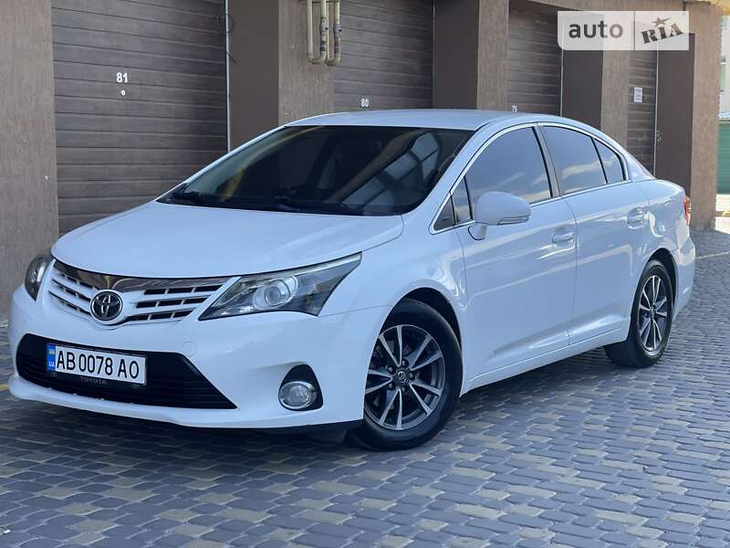 2013 toyota avensis