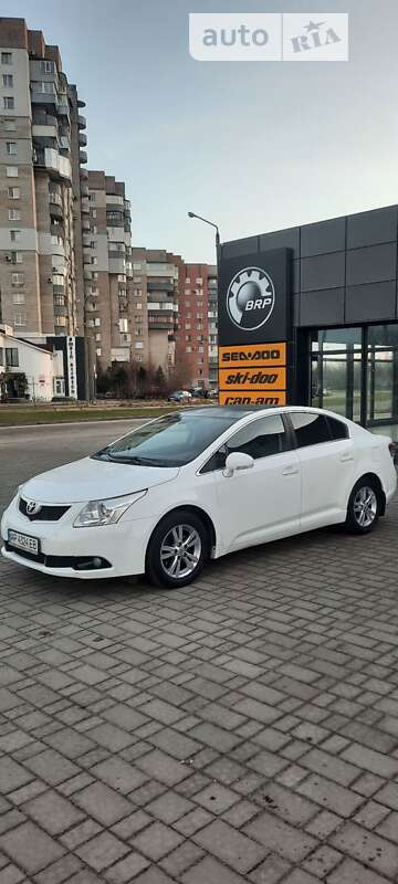 2011 toyota avensis