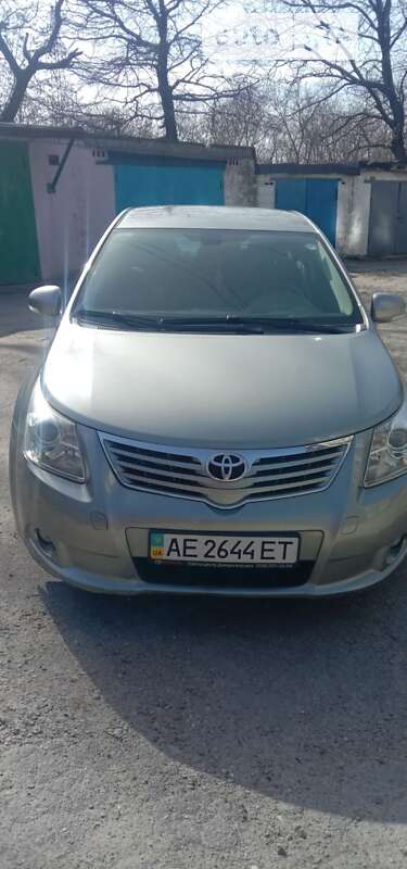 2011 toyota avensis