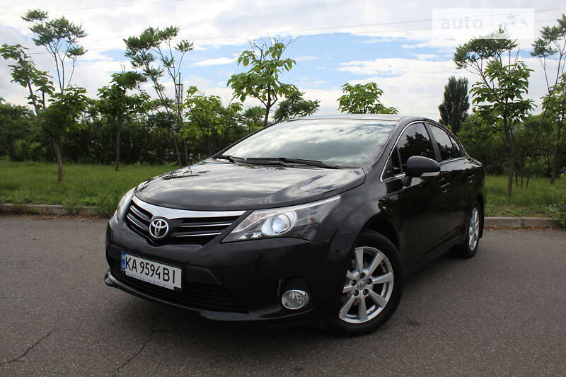 2012 toyota avensis