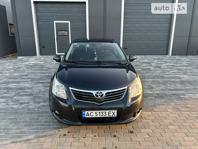 2010 toyota avensis