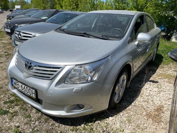 2011 toyota avensis