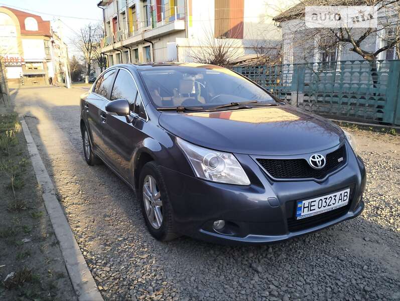 2011 toyota avensis