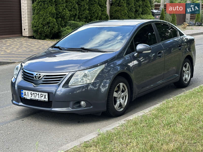 2008 toyota avensis