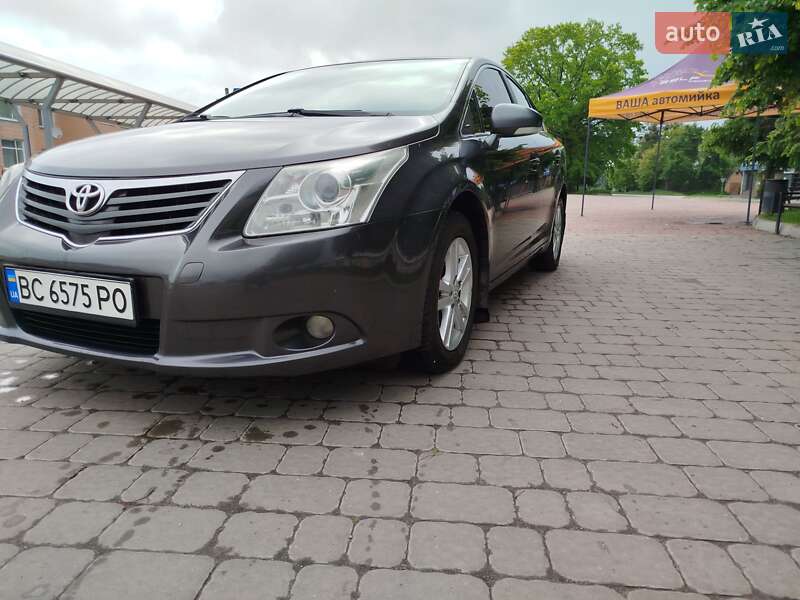 2011 toyota avensis