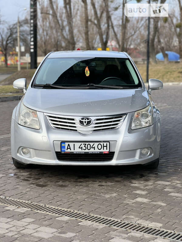 2008 toyota avensis