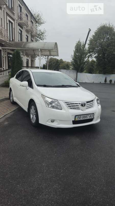 2011 toyota avensis