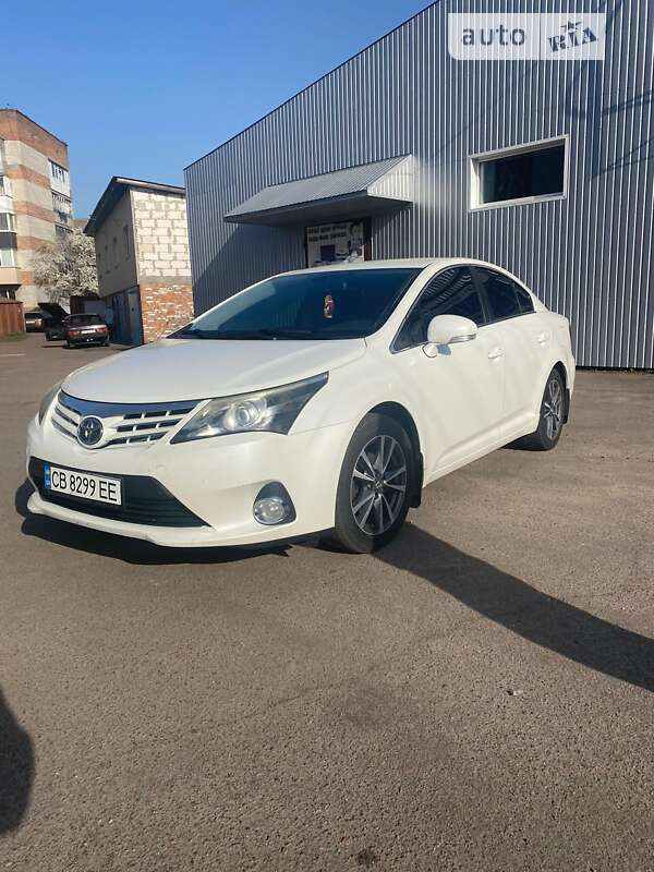 2013 toyota avensis