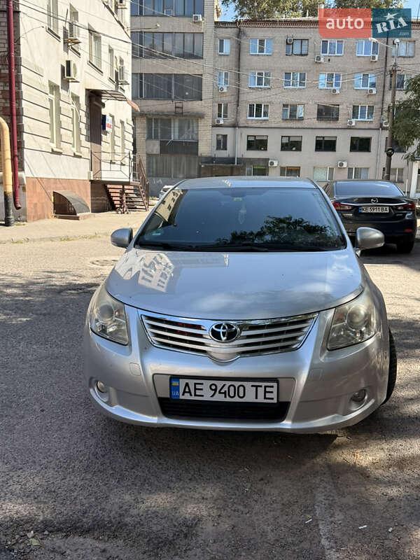 2008 toyota avensis