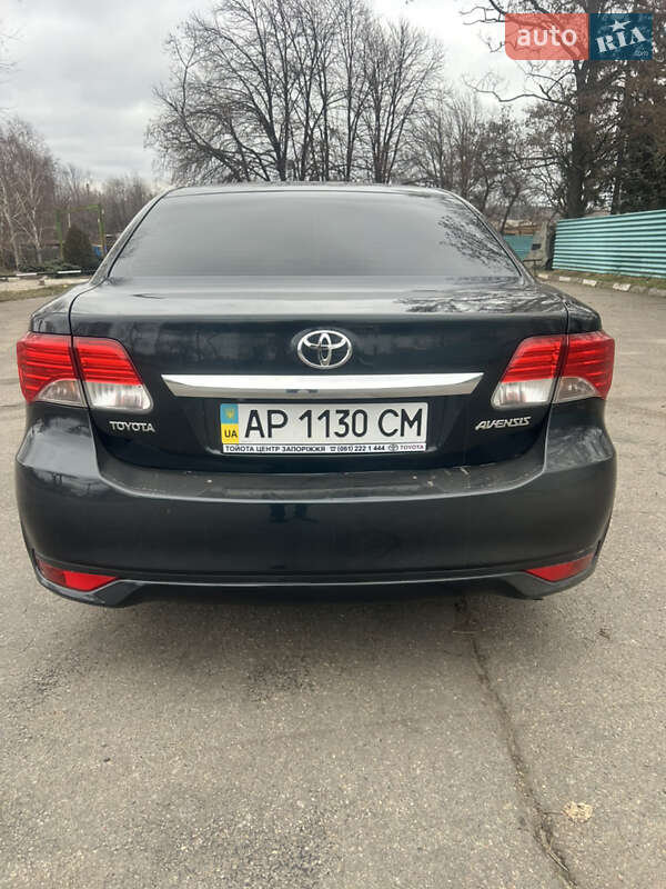 2013 toyota avensis