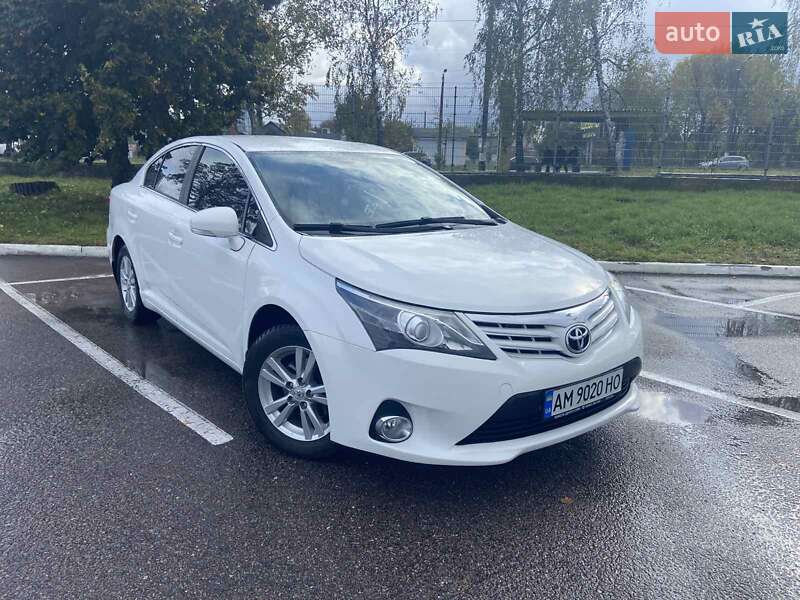 2012 toyota avensis