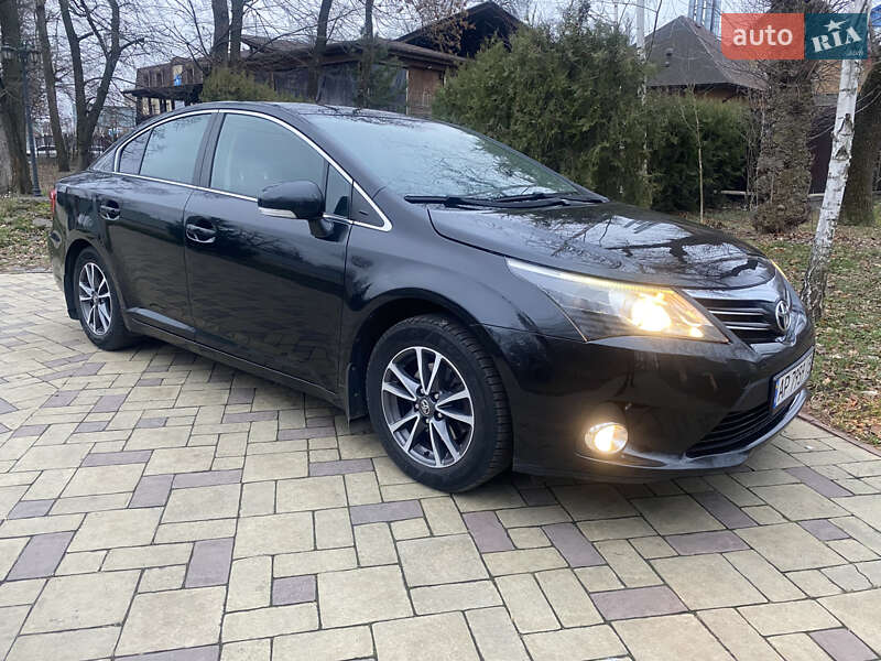 2013 toyota avensis