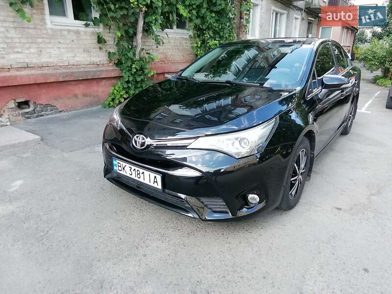 2016 toyota avensis