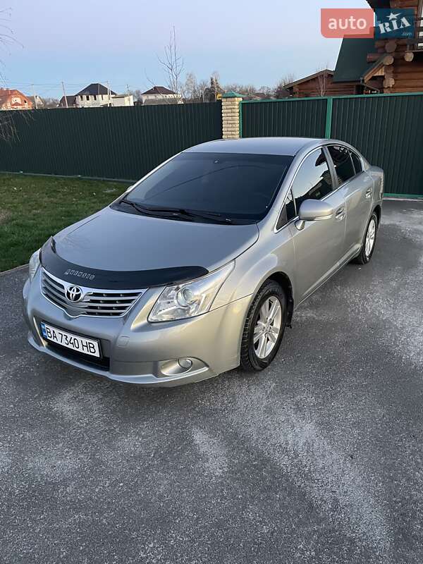 2011 toyota avensis