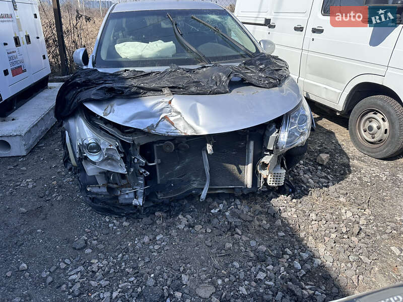 2011 toyota avensis