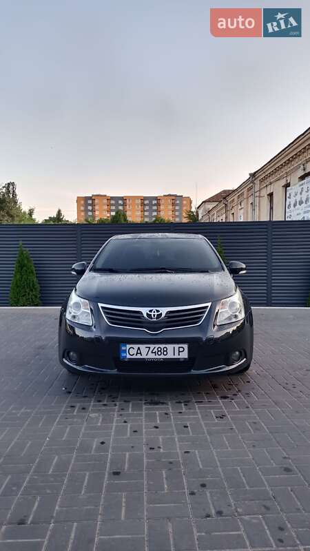 2011 toyota avensis