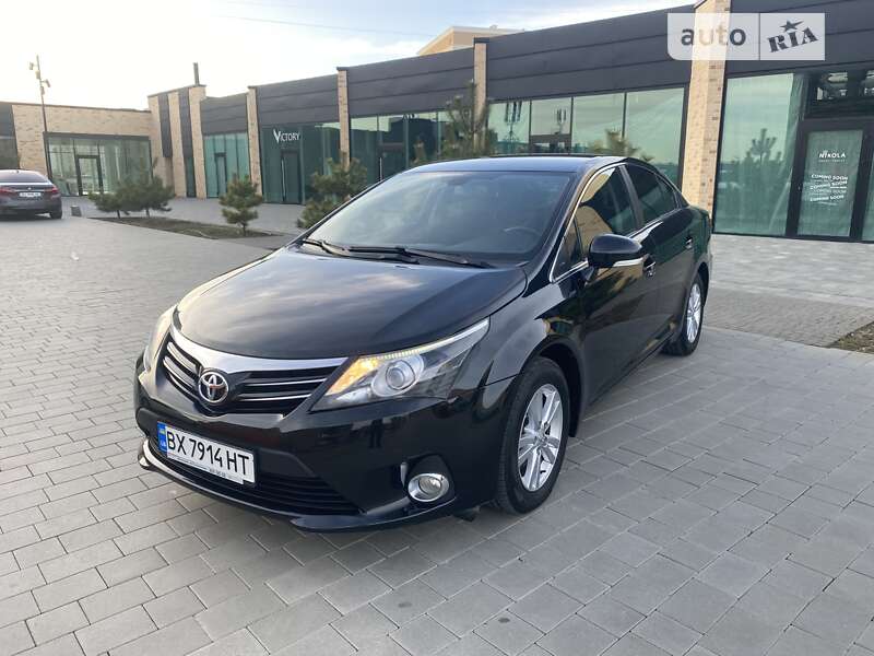 2012 toyota avensis