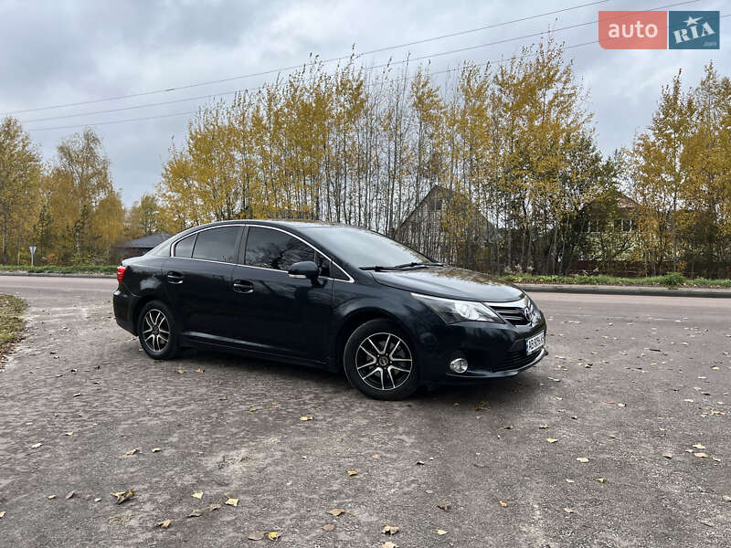 2013 toyota avensis