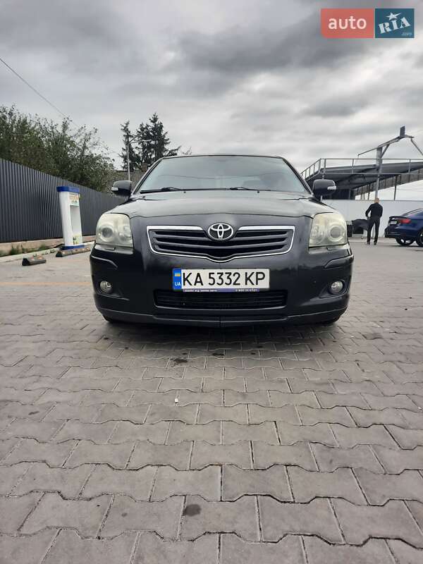 2008 toyota avensis