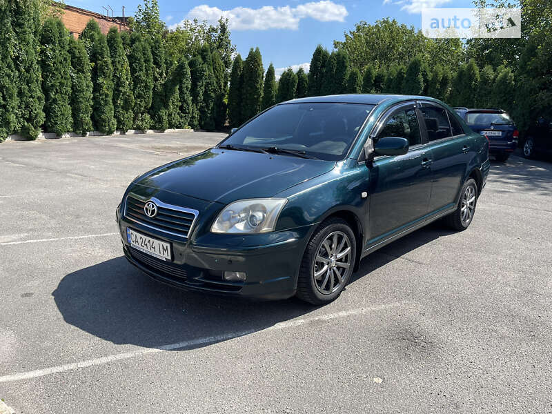 2004 toyota avensis