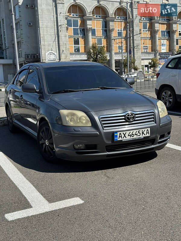 2005 toyota avensis