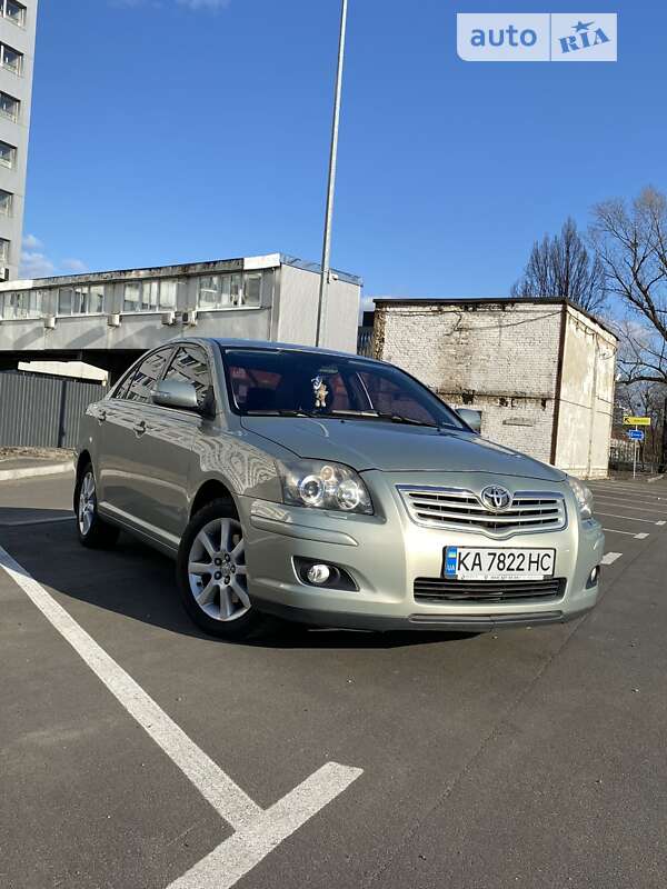 2008 toyota avensis
