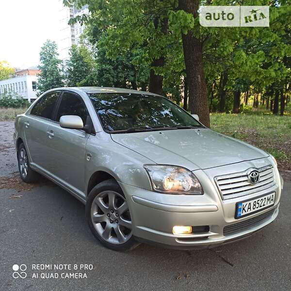 2003 toyota avensis
