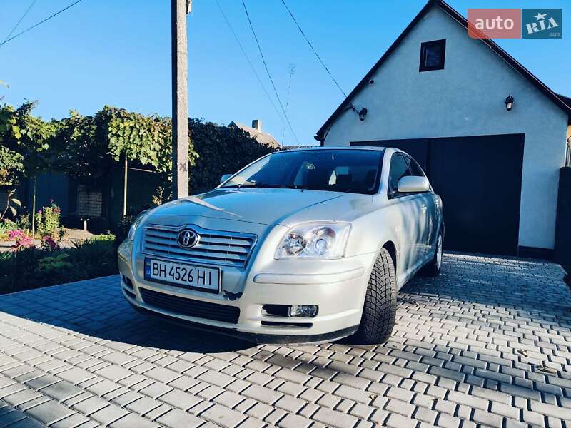2004 toyota avensis