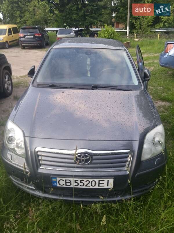 2003 toyota avensis