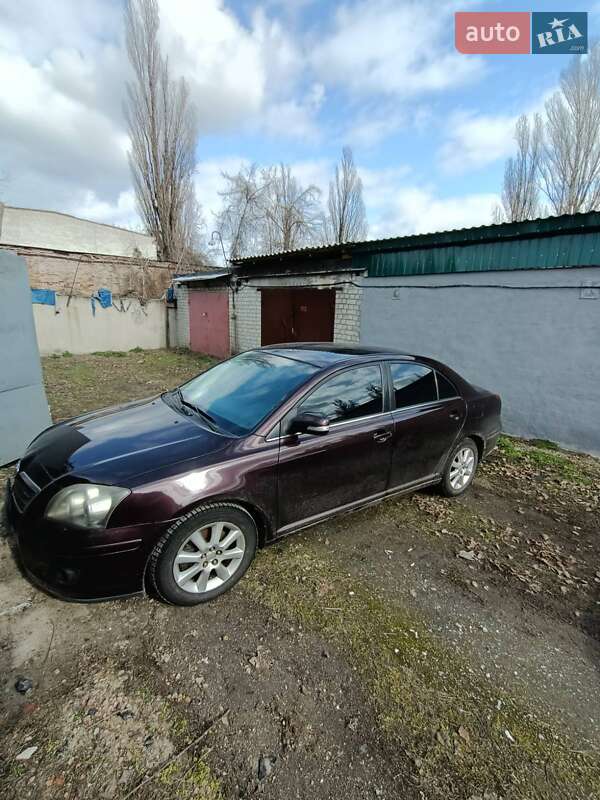 2008 toyota avensis