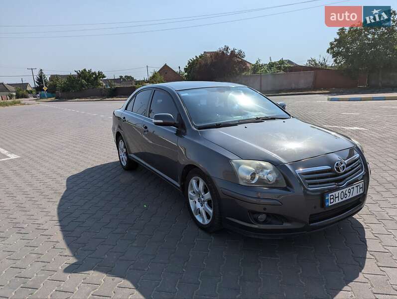 2008 toyota avensis