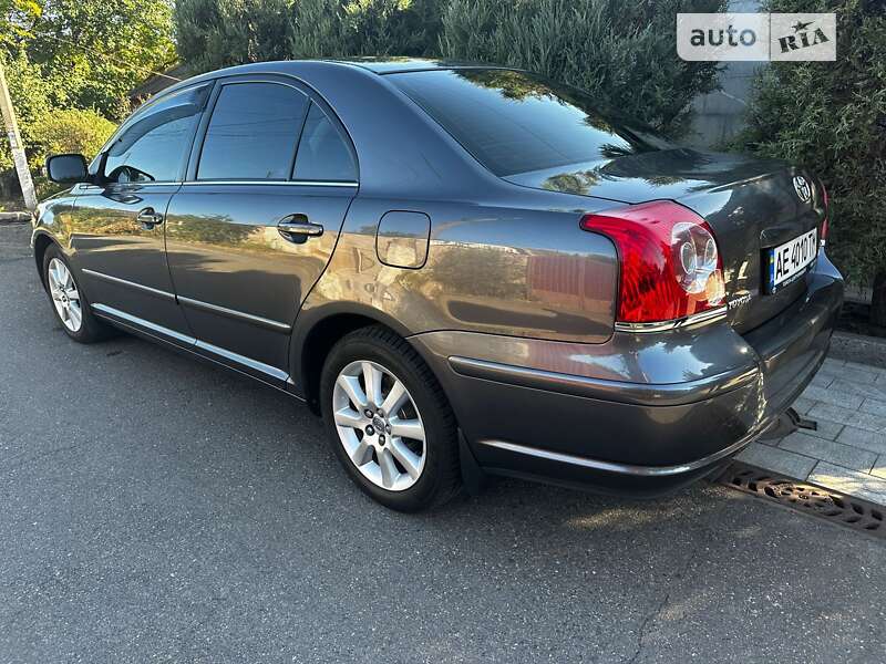 2008 toyota avensis