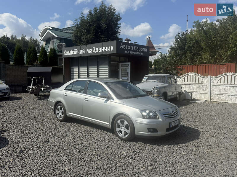 2008 toyota avensis