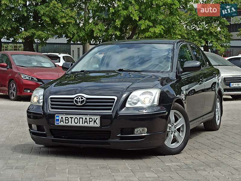 2004 toyota avensis