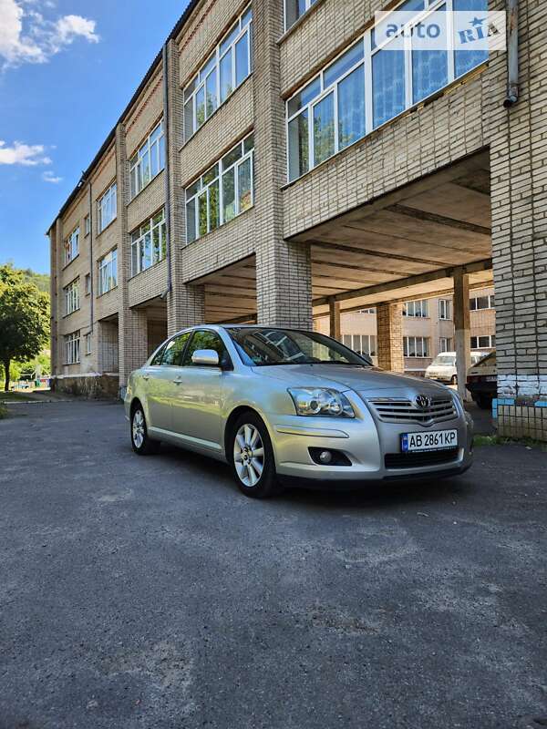2006 toyota avensis