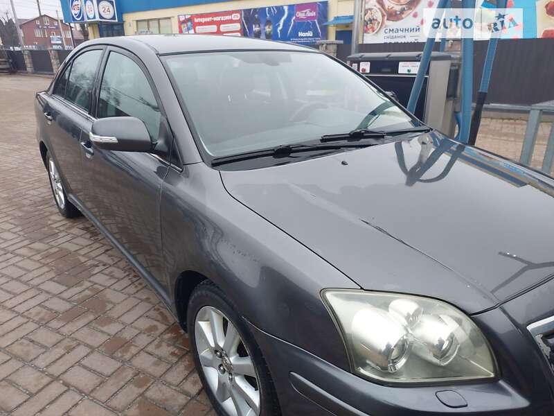 2008 toyota avensis