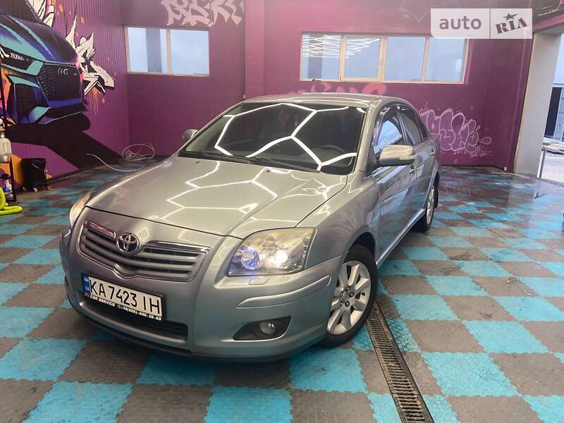 2008 toyota avensis