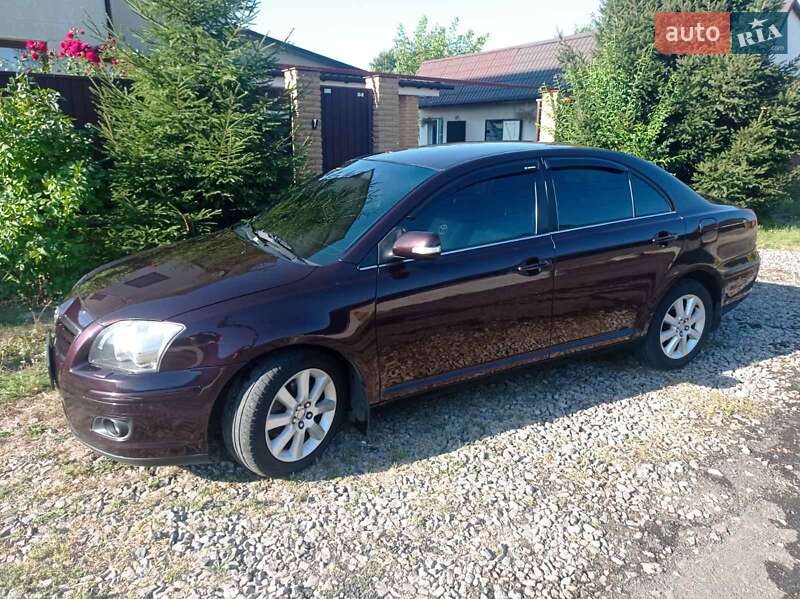 2008 toyota avensis