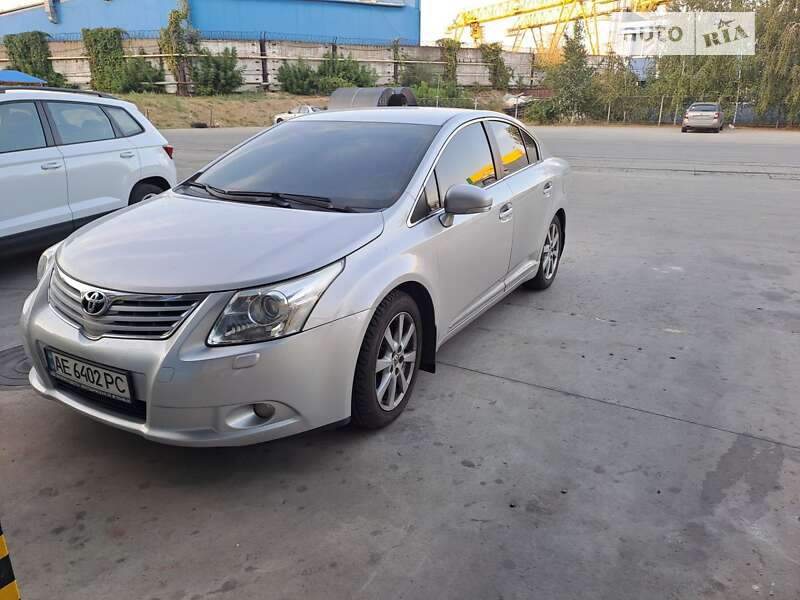 2008 toyota avensis