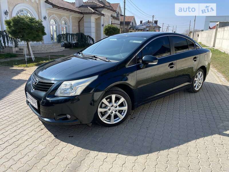 2011 toyota avensis