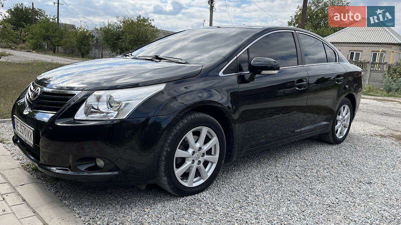 2011 toyota avensis