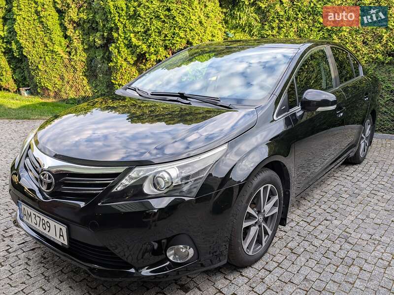 2012 toyota avensis