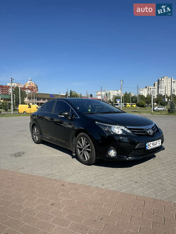 2012 toyota avensis