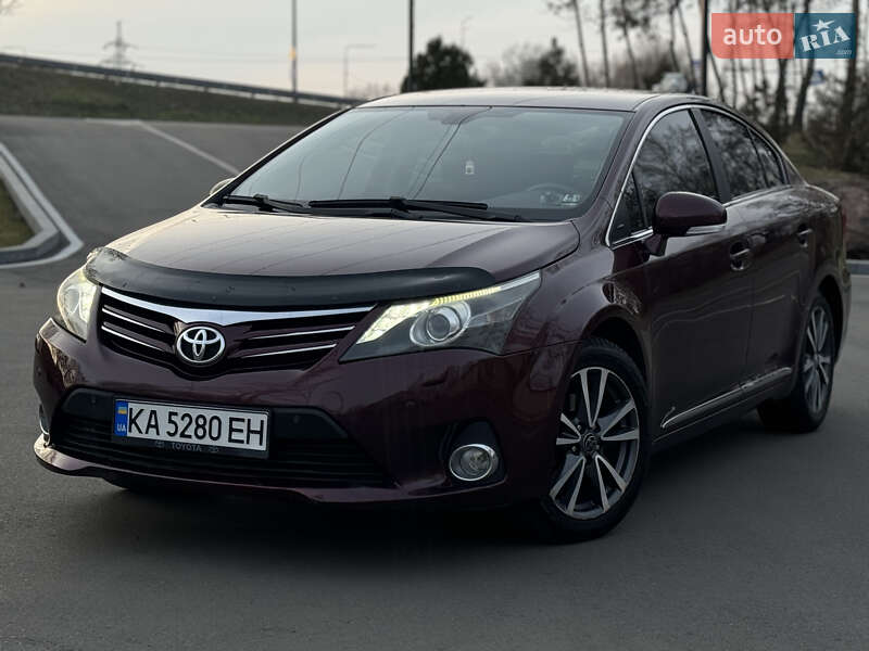 2012 toyota avensis