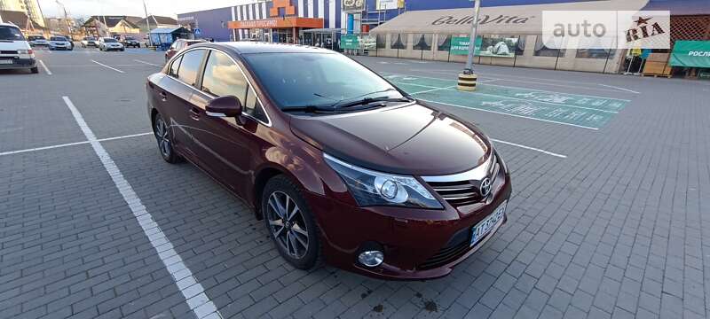 2012 toyota avensis